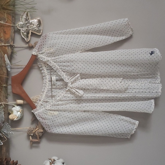 Abercrombie & Fitch Tops - Abercrombie and Fitch blouse size M